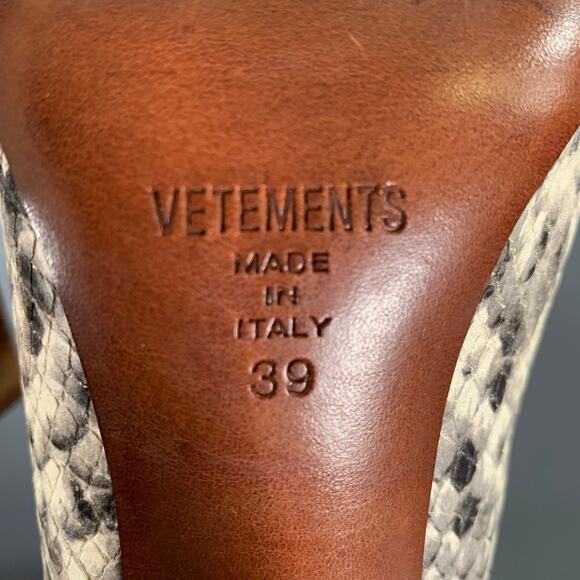 VETEMENTS Size 9 Sq Toe Snake Boomerang Mule - Picture 7 of 11